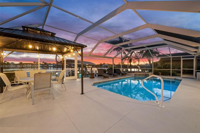 626 Cape Coral PKWY W, Cape Coral, FL 33914