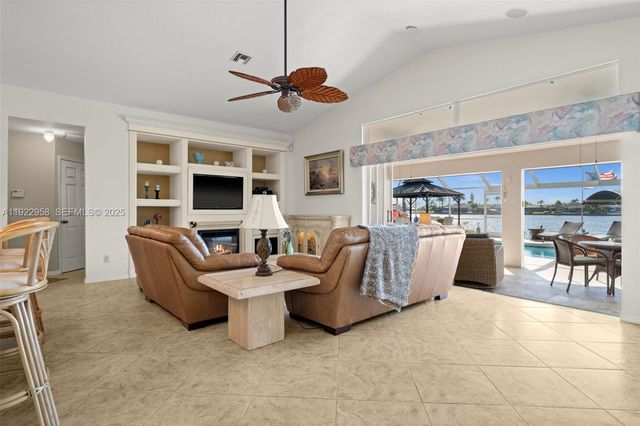 626 Cape Coral PKWY W, Cape Coral, FL 33914