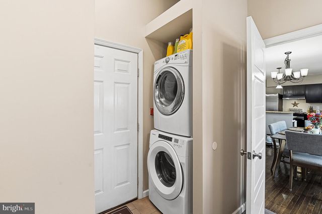 62 EAST END AVE, Carneys Point, NJ 08069