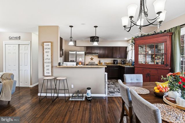 62 EAST END AVE, Carneys Point, NJ 08069