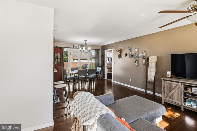 62 EAST END AVE, Carneys Point, NJ 08069