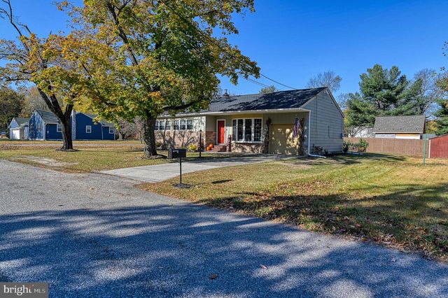 62 EAST END AVE, Carneys Point, NJ 08069