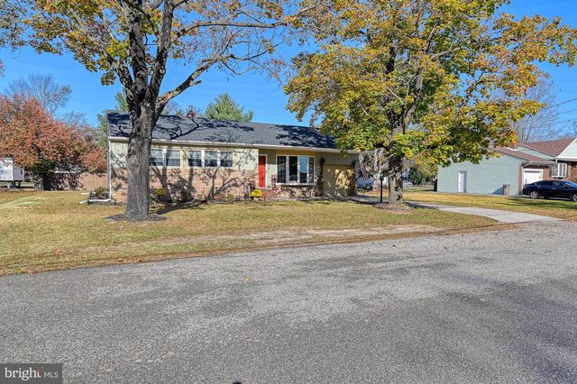 62 EAST END AVE, Carneys Point, NJ 08069