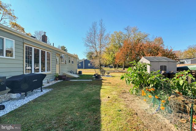 62 EAST END AVE, Carneys Point, NJ 08069