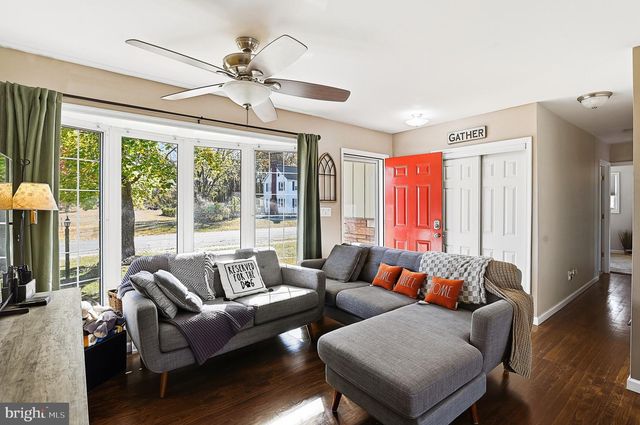 62 EAST END AVE, Carneys Point, NJ 08069