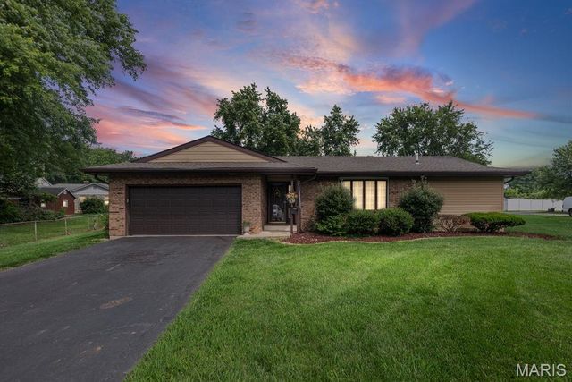46 Belle Crest Drive, Belleville, IL 62221