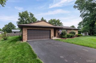 46 Belle Crest Drive, Belleville, IL 62221