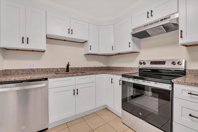 42 Old Colony Way APT 14, Orleans, MA 02653