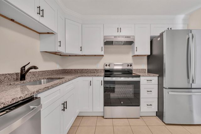 42 Old Colony Way APT 14, Orleans, MA 02653