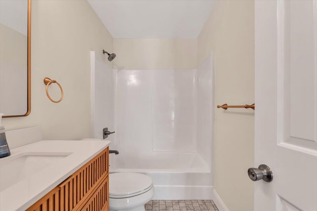 42 Old Colony Way APT 14, Orleans, MA 02653