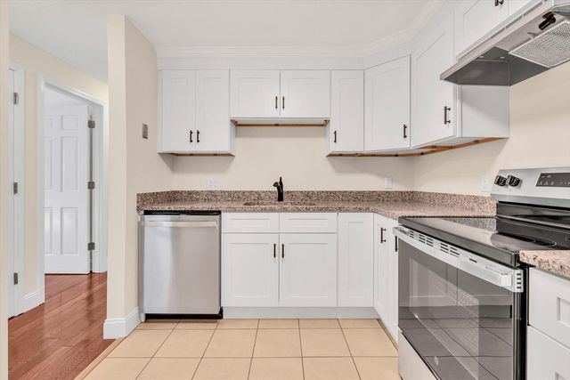 42 Old Colony Way APT 14, Orleans, MA 02653