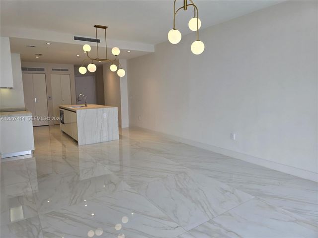 700 NE 24 Street 3104, Miami, FL 33137