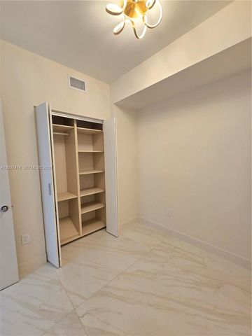 700 NE 24 Street 3104, Miami, FL 33137