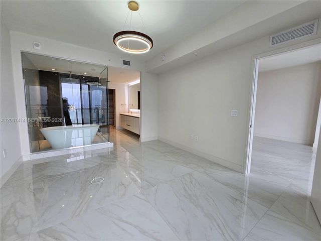 700 NE 24 Street 3104, Miami, FL 33137
