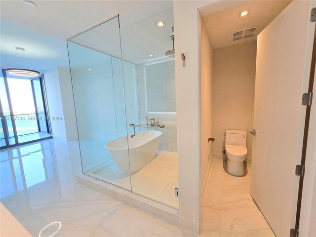 700 NE 24 Street 3104, Miami, FL 33137