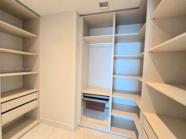 700 NE 24 Street 3104, Miami, FL 33137