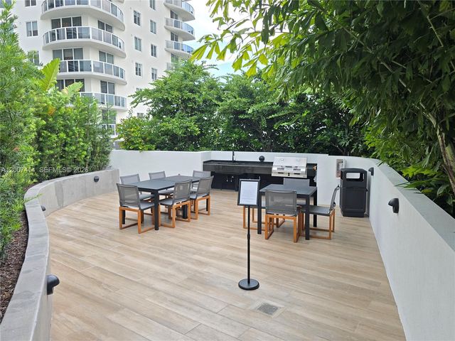 700 NE 24 Street 3104, Miami, FL 33137