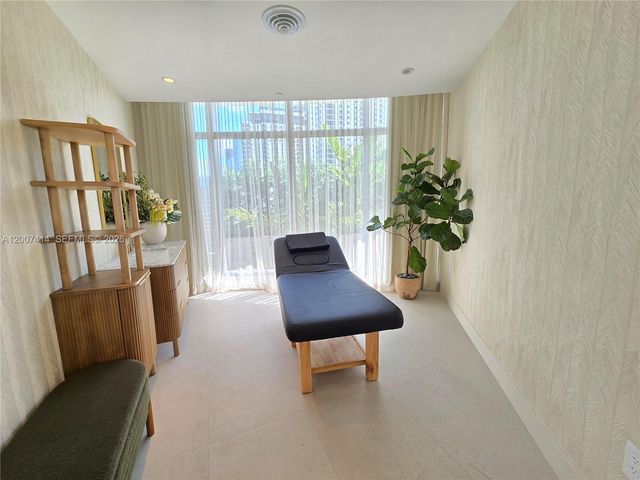 700 NE 24 Street 3104, Miami, FL 33137
