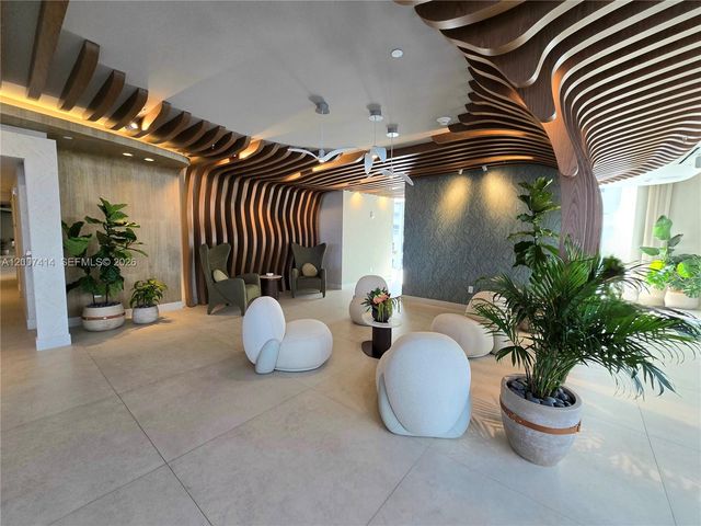 700 NE 24 Street 3104, Miami, FL 33137