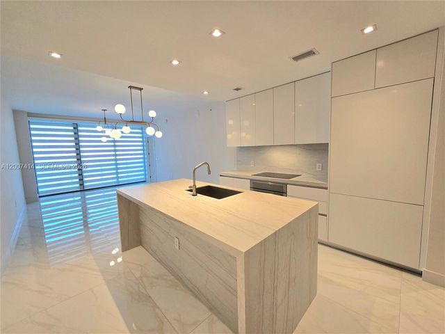 700 NE 24 Street 3104, Miami, FL 33137