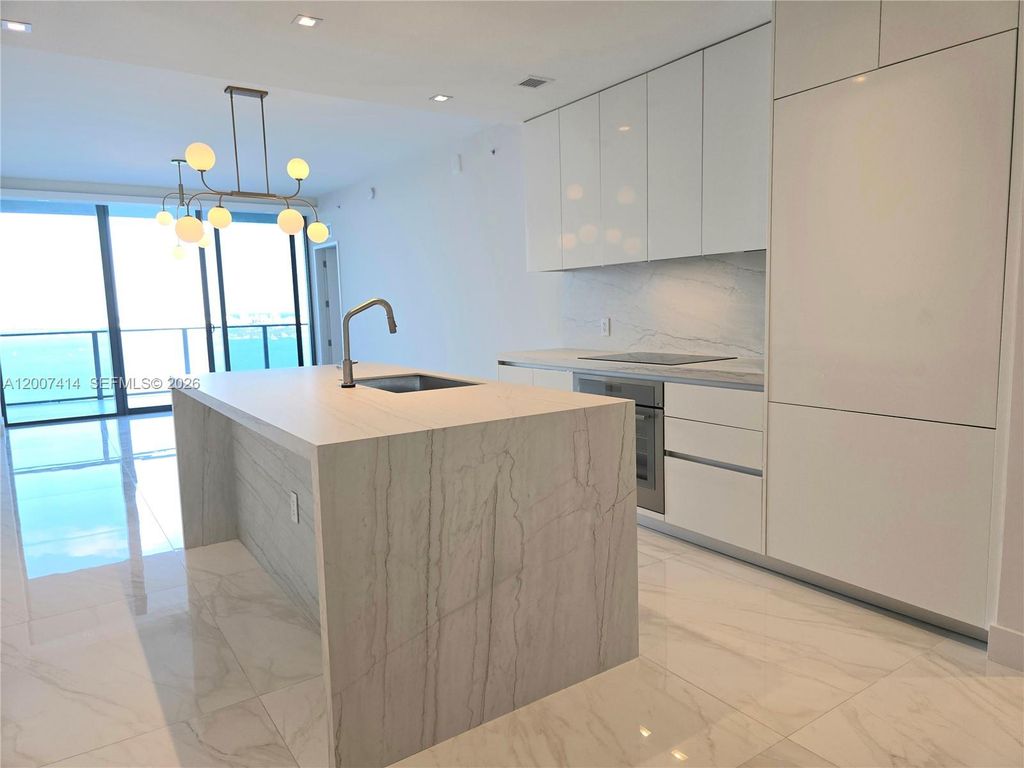 700 NE 24 Street 3104, Miami, FL 33137