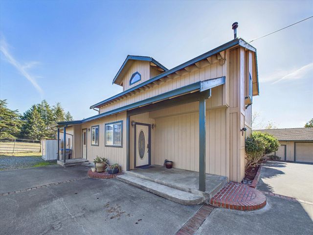 781 Tompkins Hill Road, Fortuna, CA 95540