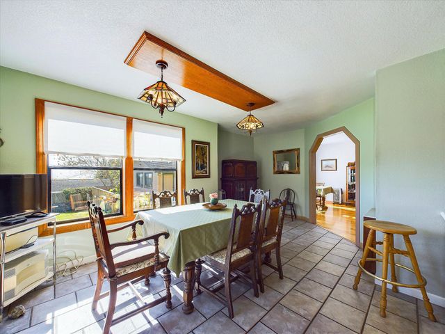 781 Tompkins Hill Road, Fortuna, CA 95540