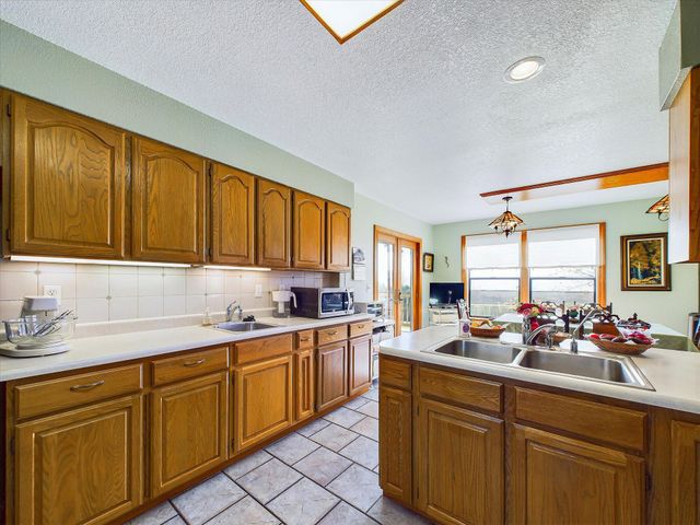 781 Tompkins Hill Road, Fortuna, CA 95540