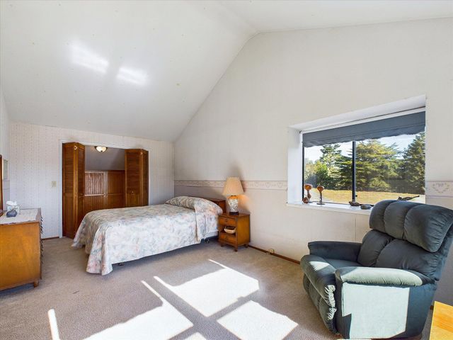 781 Tompkins Hill Road, Fortuna, CA 95540