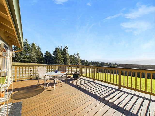 781 Tompkins Hill Road, Fortuna, CA 95540