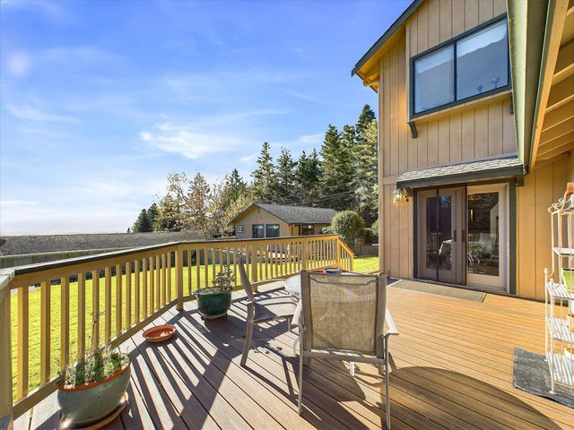 781 Tompkins Hill Road, Fortuna, CA 95540