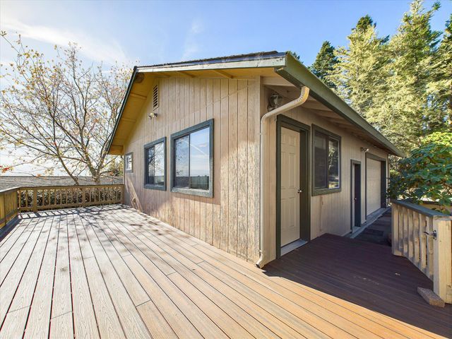 781 Tompkins Hill Road, Fortuna, CA 95540