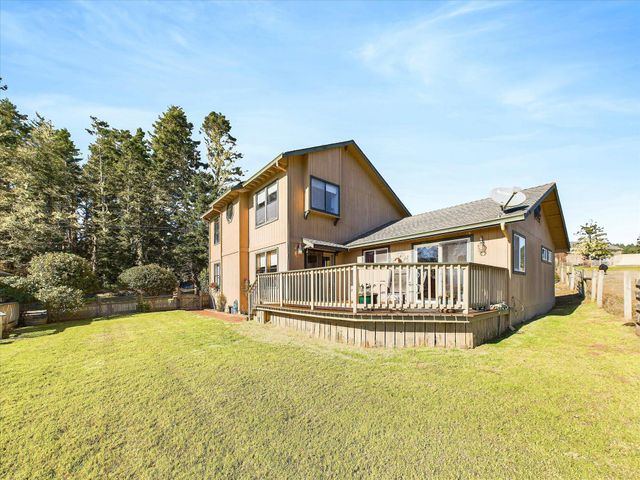 781 Tompkins Hill Road, Fortuna, CA 95540