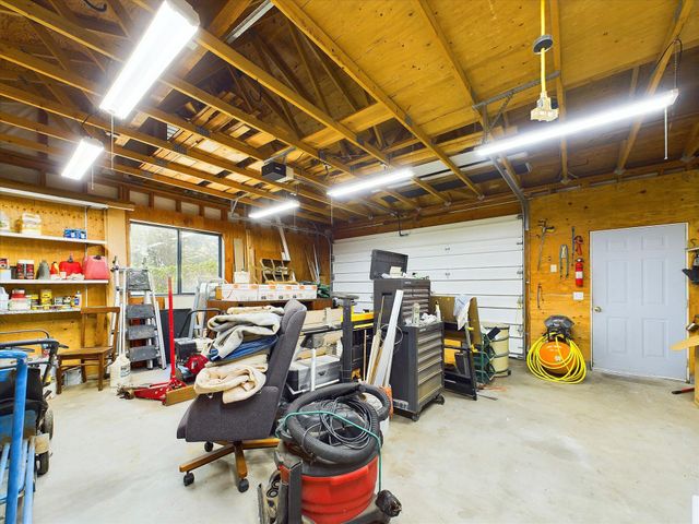 781 Tompkins Hill Road, Fortuna, CA 95540