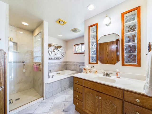 781 Tompkins Hill Road, Fortuna, CA 95540