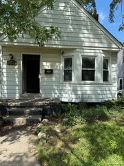 23431 Forest Street, Oak Park, MI 48237