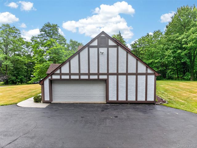 17 Allison Drive, Monroe, NY 10950