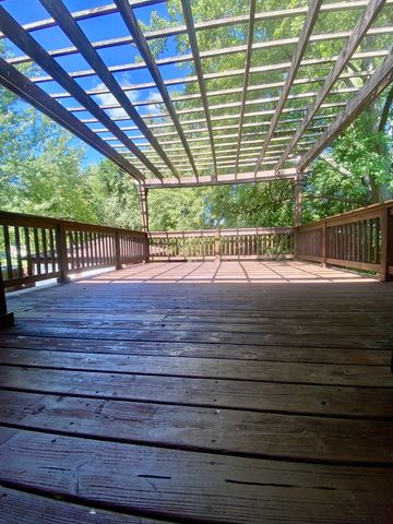 125 E Kimball Avenue, Woodstock, IL 60098