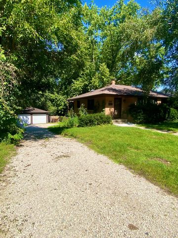 125 E Kimball Avenue, Woodstock, IL 60098