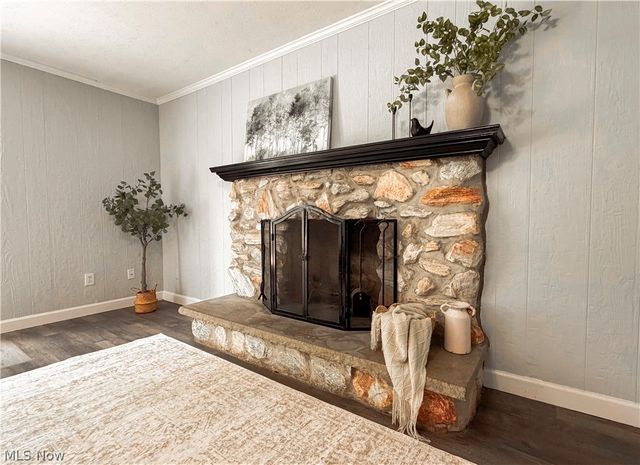 21 Cherry Hills Drive, Belpre, OH 45714