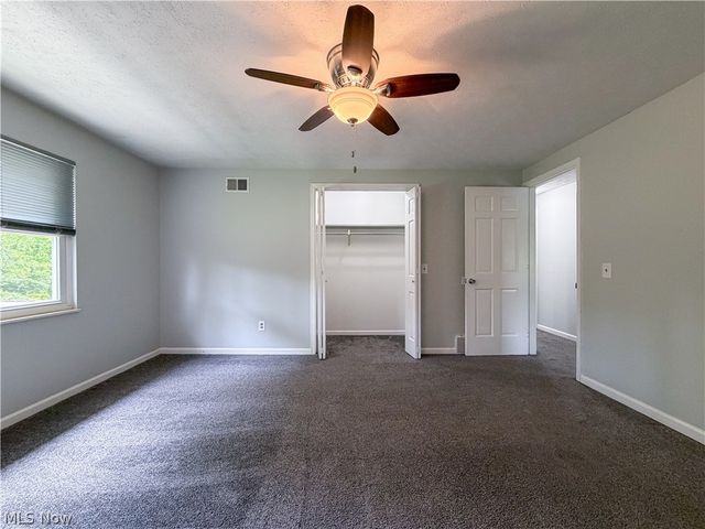 21 Cherry Hills Drive, Belpre, OH 45714