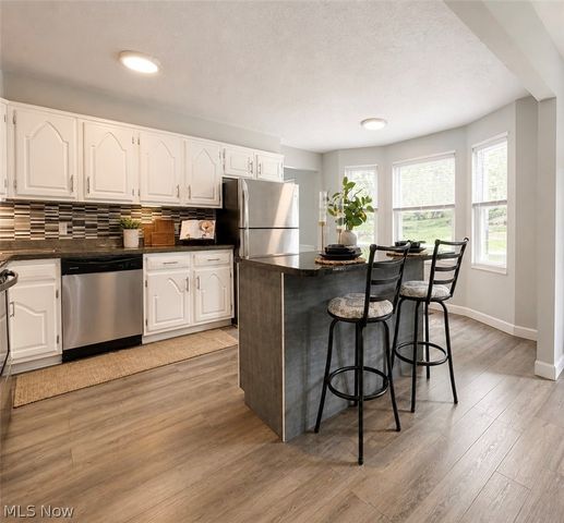 21 Cherry Hills Drive, Belpre, OH 45714