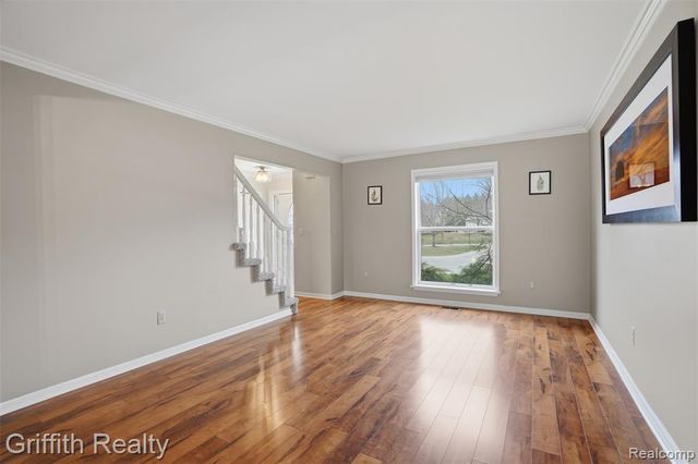 938 Meadowbrook Court, Milford, MI 48381