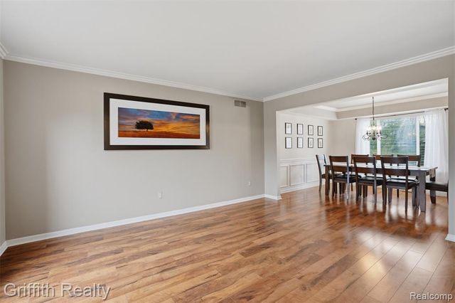938 Meadowbrook Court, Milford, MI 48381