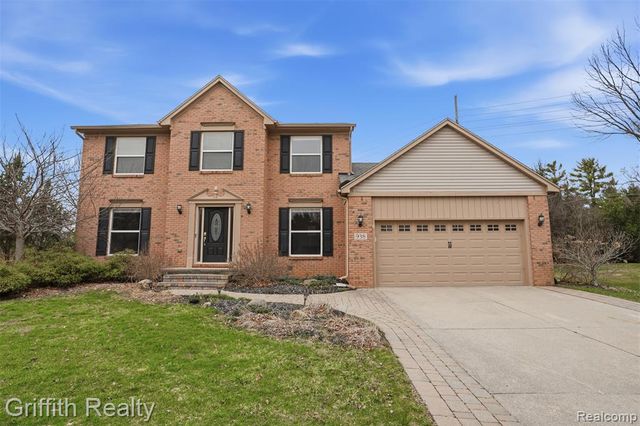 938 Meadowbrook Court, Milford, MI 48381