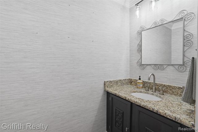 938 Meadowbrook Court, Milford, MI 48381