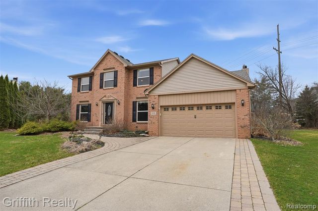 938 Meadowbrook Court, Milford, MI 48381