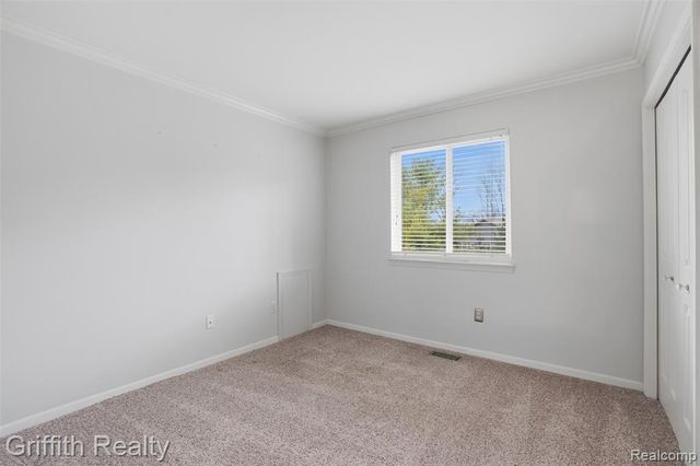 938 Meadowbrook Court, Milford, MI 48381