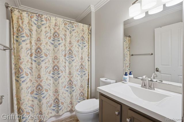 938 Meadowbrook Court, Milford, MI 48381