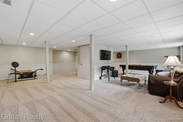 938 Meadowbrook Court, Milford, MI 48381